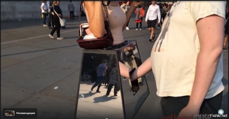 Ещё одна тоже перформансы устраивала:  ))