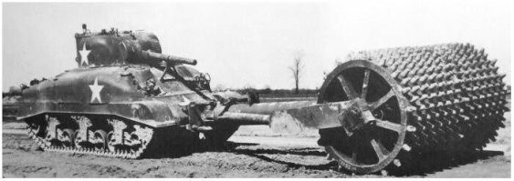 Немцы недоумевали. Т-34, подрываясь на минных полях, шли вперед, не неся потерь. Прорыв на Днепре