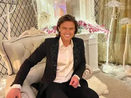 нужно было жениться на бабусе..все честь по чести..