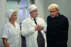 В шестой палате, где раньше прокурор лежал.