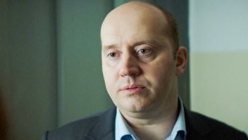 Не ищите здесь смысл. Здесь в основном маразм