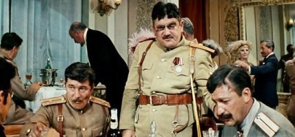 - Вы мне надоели!
- Мадам разрешите пцеловать рючку!
- Что?
- Ручку поцеловать! Мерси! И вам тоже!
(это был экспромт Весника)