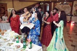 Вологодские цыги наверное стоя пьют за губера!