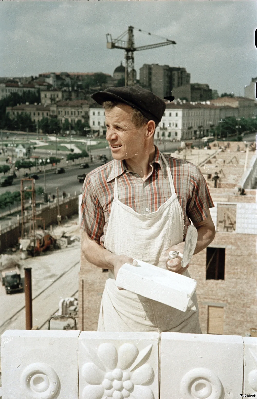 Макрон уже тогда в Киев любил ездить?