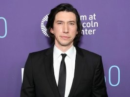 Адам Драйвер (чем то похож на него) тоже нихрена не красавчик, однако в блокбастерах снимается.