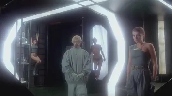 Ой, да ладно... Мы кино в Союзе такое смотрели.