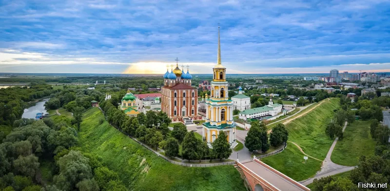 Рязанский кремль надо на купюру.