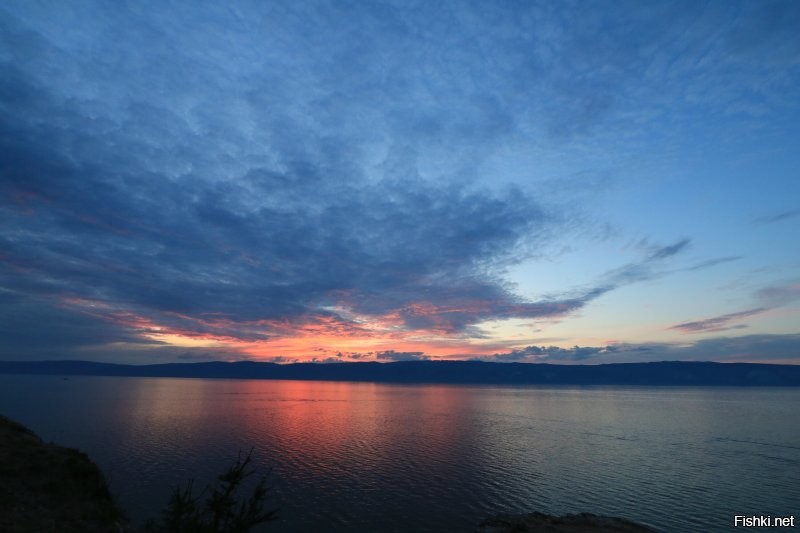 А мне вот такой попался закат на Ольхоне