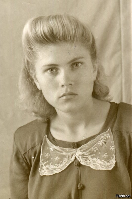 На память Зое от Катюши. Баку. 24 августа 1947г.