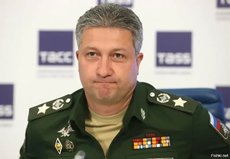 « Медаль перечеркивает многие недостатки.»

Серьёзно?
А теперь посчитай сколько медалей вот у этого гражданина
Поражаюсь твоему лицемерию.
Впрочем другого от тебя ожидать не приходится
А насчёт путать, это ты в зеркало глянь.
Помнится ты всех кубаноидов под одну гребенку расчесал.
А тут погляди ка.
Весь расплылся в уважении, лишь потому, что херанука дует с тобой в одну дуду.
Что, наконец нашел себе поддержку?
Бывает