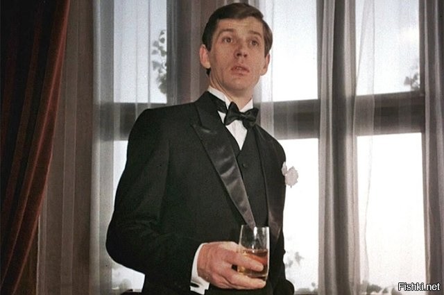 В фильмографии "Десять негритят" забыли, "В поисках капитана Гранта" и "Гардемарины, вперёд".