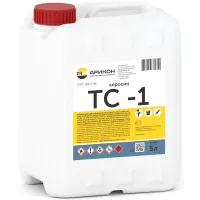 Работник аэропорта пытался заправить самолёт, но что-то пошло не так