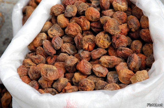 На правую часть пиццы для правдоподобности набросайте