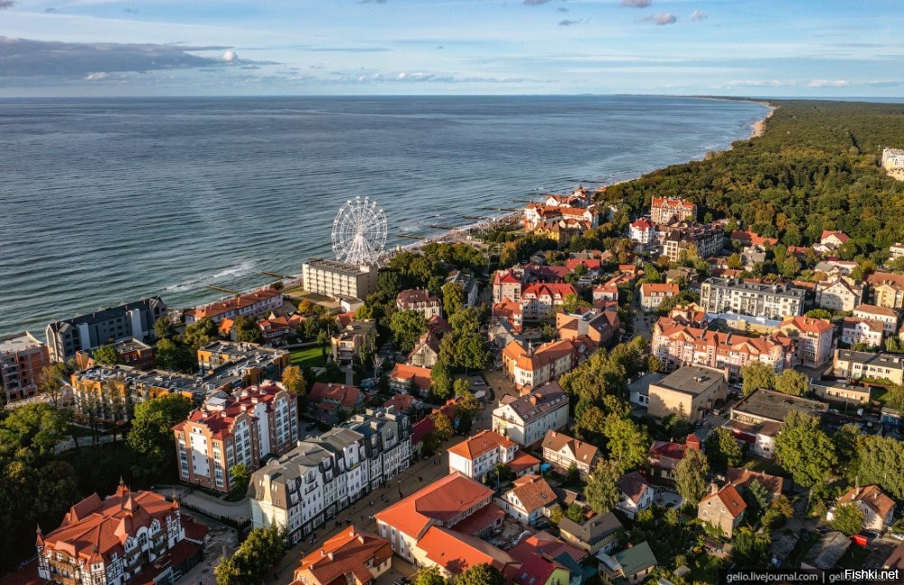 Позвольте позанудствовать - Калининградской областью стала только с июля 1946, а перед этим -Кёнигсбергская область в составе РСФСР. А Кранц Зеленоградском стал в 1947 году. А песчаных дюн, увы, почти не осталось, всё застраивается.