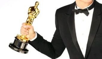 Мужчина заплатил парикмахеру доллар и как следует повеселился