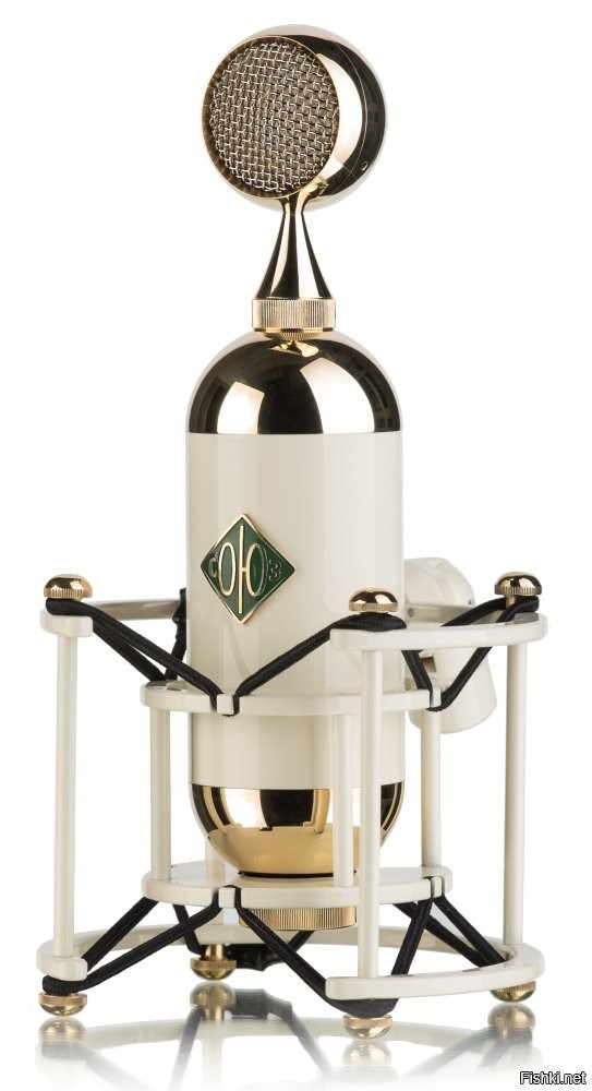 Доброго.
Я имел ввиду микрофон СОЮЗ 017 FET, скорее всего он в кадре.
Это имиджевый аксессуар, хотя производитель характеристики заявляет на проф. аудиторию.