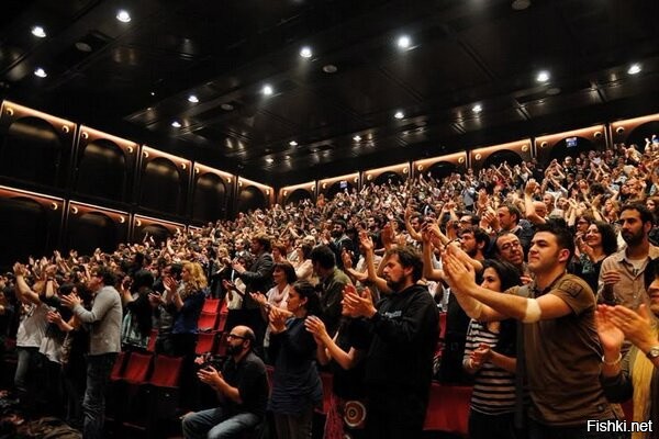 "Убился об стену"