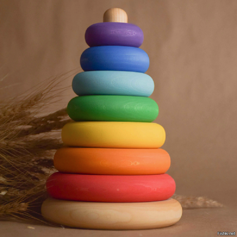 Анечка с детства любила играть с пирамидкой. Даже сейчас, когда ей уже далеко за 90 килограмм...