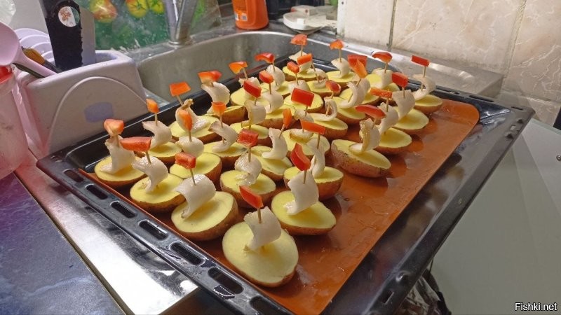 А вот и фото. Давно не готовил - допустил косяк. Сделал слишком тонкие паруса - после жарки они выглядят не очень)) Нужно делать их толще, тогда они сохраняют свою форму и выглядят лучше... Я просто уже забыл про это...