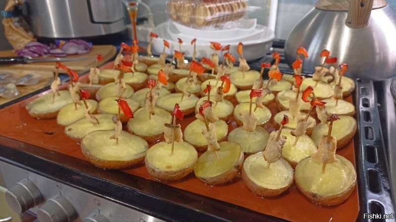 А вот и фото. Давно не готовил - допустил косяк. Сделал слишком тонкие паруса - после жарки они выглядят не очень)) Нужно делать их толще, тогда они сохраняют свою форму и выглядят лучше... Я просто уже забыл про это...