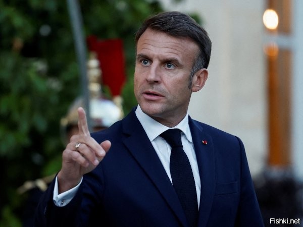 Макрон спрогнозировал год окончания конфликта на Украине



Париж, 17 ноября 2025, 21:07 - На совместной пресс-конференции с Владимиром Зеленским в Париже Макрон отметил:

«Я надеюсь, что мир будет достигнут до 2027 года», – заявил Макрон, комментируя перспективы завершения конфликта на Украине. Он подчеркнул, что по-прежнему настроен добиться мира и поддерживать Киев необходимыми решениями, в том числе военной и технической помощью.

Макрон добавил, что различные решения, принятые на сегодняшний день, нужны для подготовки надежного и долгосрочного мира. В рамках переговоров были подписаны документы о новой французской военной помощи, включая поставку ста истребителей Rafale.



Макронить - песдеть и за базар не отвечать