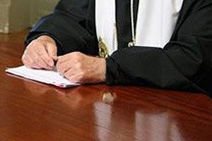 А этот не успел, за него это сделали другие.