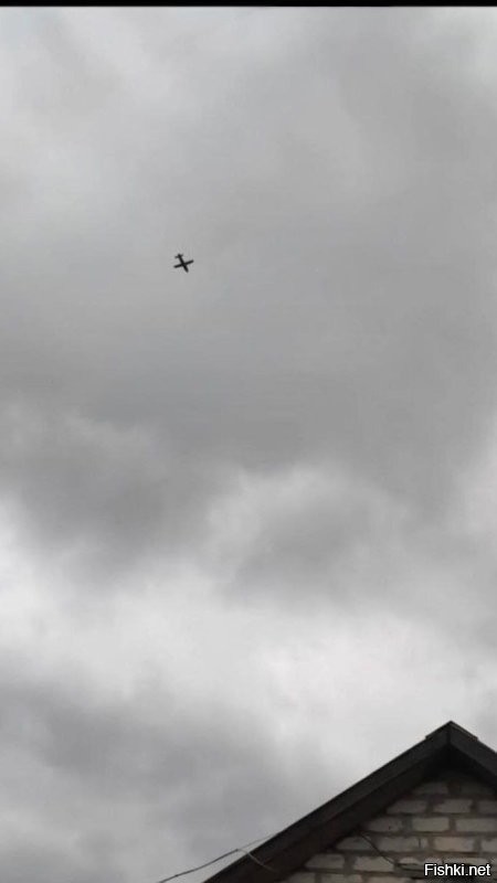 Сообщается, что хохлы сейчас осуществили массовый запуск всего возможного ракетного вооружения - по информации мониторинговых каналов полетеле Штормы, Нептуны, Пекло и другие ракеты. 

Подписаться на канал

17:16 Мелитополь - опасность по Штормам, - мониторы

17:18 Над Курской областью ПВО успешно отработала по ракетам противника.

17:21 Брянская область - пролеты реактивных БПЛА в тыл!

17:22 Орловская область - опасность по реактивным БПЛА или Штормам, - мониторы.

17:32  Рязанская область - опасность по реактивным БПЛА и Штормам - мониторы.

На фото:
 Брянская область. Вероятно, что пролёт вражеской ракеты-дрона "Паляница"