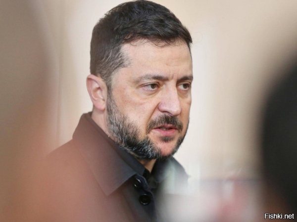 Зеленский сделал заявление после ударов по украинской энергетике



Зеленский перечислил украинские регионы, попавшие под удары ВС России



Владимир Зеленский сообщил о повреждении объектов инфраструктуры после ударов ВС России.
На Украине пострадали объекты энергетической сферы, оборонной промышленности, военного управления и связи.
Зеленский добавил, что в результате пострадали объекты в Киевской, Одесской, Черниговской, Днепропетровской, Кировоградской, Полтавской, Винницкой, Запорожской, Черкасской и Сумской областях.
По данным источников информации, в Днепродзержинске Днепропетровской области получила повреждения гидроэлектростанция, где хранились системы ПВО и располагался личный состав ВСУ.
На многих объектах критической инфраструктуры продолжается ликвидация последствий удара РФ по энергетике, сообщил Зеленский.
Напомним, накануне Зеленский пригрозил блэкаутом Белгородской и Курской областям.
  

Продолжить удары по энергетической инфраструктуре Украины.