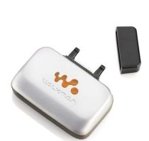 Там много чего было из аксессуаров, камеры, вспышки. Помню удалось достать через знакомого в Москве FM-трансмиттер