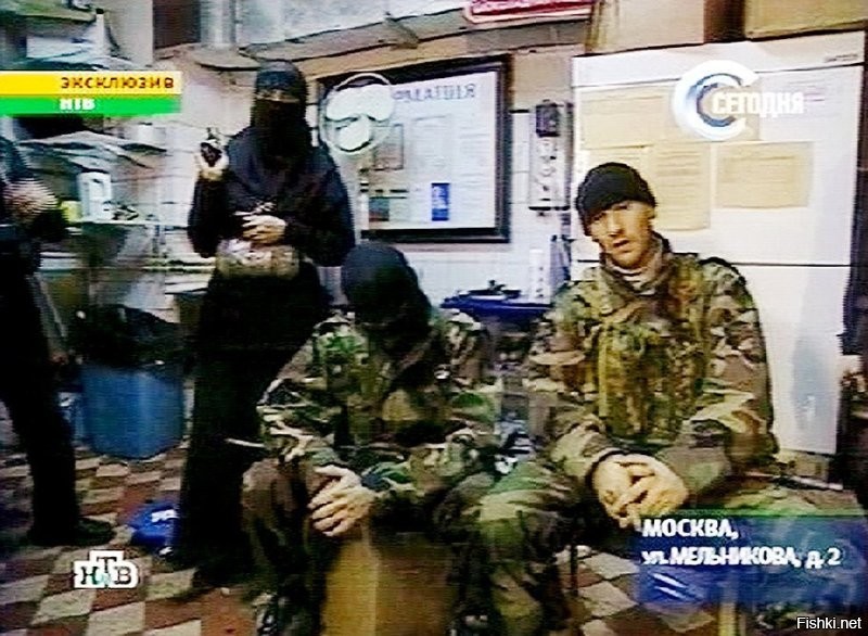 Нифига ты палкой в геморрой ткнул. Сколько пассивных на твой коммент возбудилось. И Крокс напомнили, где все <span style='color:gray'>[мат]</span> были без паранжди - ибо считали себя активными. А в Норд-Осте овцы были в мешках.