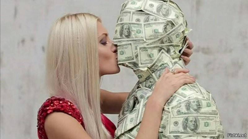 Девушка рассказала, сколько на неё тратит в месяц парень