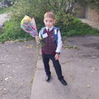 7 лет это первоклашка)