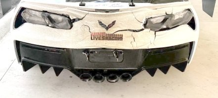 Наоборот - очень правильная. Для чего делают диффузор сзади? Для того, чтоб создавалось разрежение, которое будет подсасывать воздух из под днища, увеличивая прижимную силу.
Соответственно, весь выхлоп поджимается к жопе.