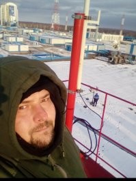 Там на улице, ничего секретного. 
И телевизионщики неоднократно снимали, с том числе и иностранные.