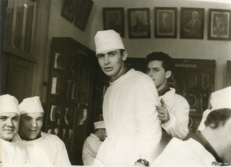 На кафедре кожных болезней КГМИ. Краснодар. Февраль 1964г.