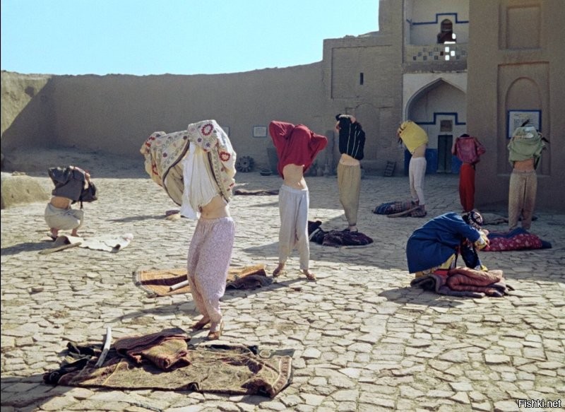 ... и не один.