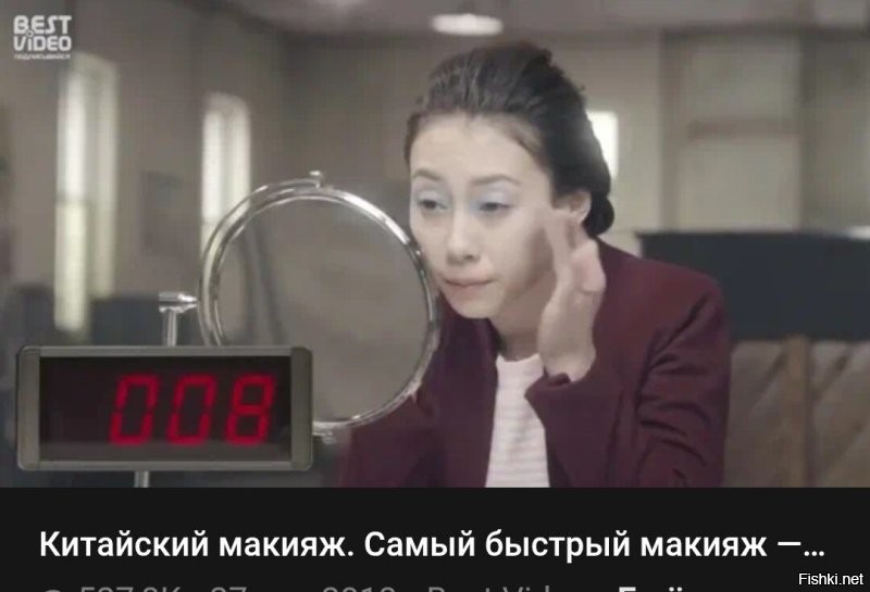 Девушка показала эффектное преображение с помощью макияжа