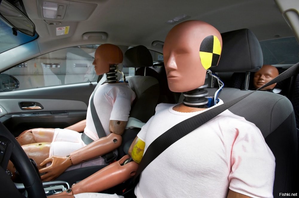 У парня в руках редкая профессия, а он на мелочи жизнь тратит. Ему путь в команду Джеки Чана или еще чуть круче.