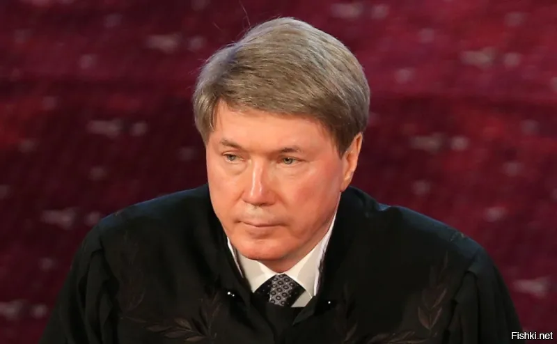 Сначала обещают крепкую дружбу, потом подсаживают на наркоту, используют в притонах, торговле людьми и органами, террористической деятельности, это если не кончают жизнь самоубийством. Это не их личная инициатива, это деятельность организованной преступной группировки, в большинстве крышуемая крупными чиновниками, к примеру такими как глава Краснодарского краевого суда Александр Чернов, который кроме прочего крышевал банду вовлекающую несовершеннолетних в проституцию.