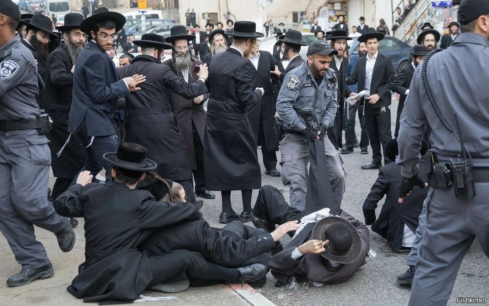 Ну, "пингвинов" там действительно недолюбливают, мягко говоря.