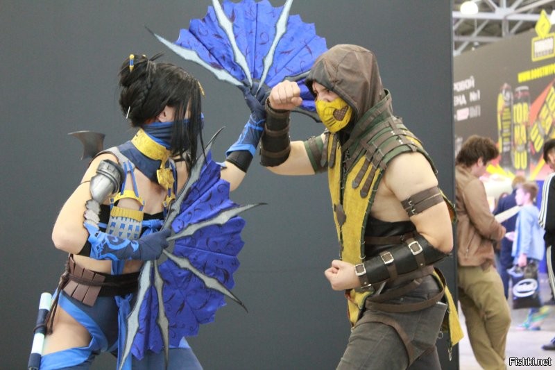 Скорпион вроде ничего,а вот Китана плохо выглядит,бухает наверное