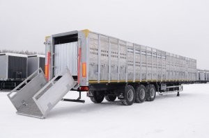Для перевозки скота, и в советское время, использовались прицепы, с частично открытыми боковинами, типа решёток, а не НАГЛУХО ЗАКУПОРЕННЫЕ. В таких перевозятся только н.е.в.ъ.е.б.е.н.н.ы.е специалисты, вроде тебя, неспособные отличить прицеп-скотовоз от технического фургона. Это фото, конечно, современного прицепа, но общий тип не изменился с советского времени. Почитай техническую литературу, школяр!
