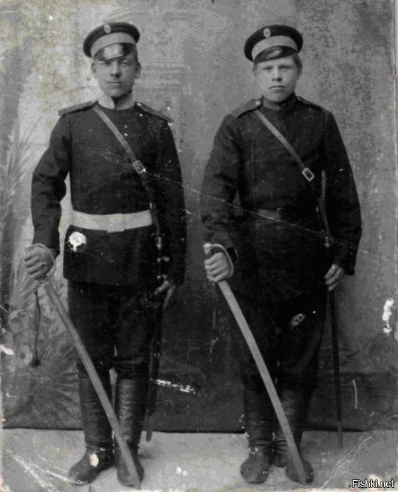 Слева мой прадед Козар Федор Степанович. Фото 1914г.