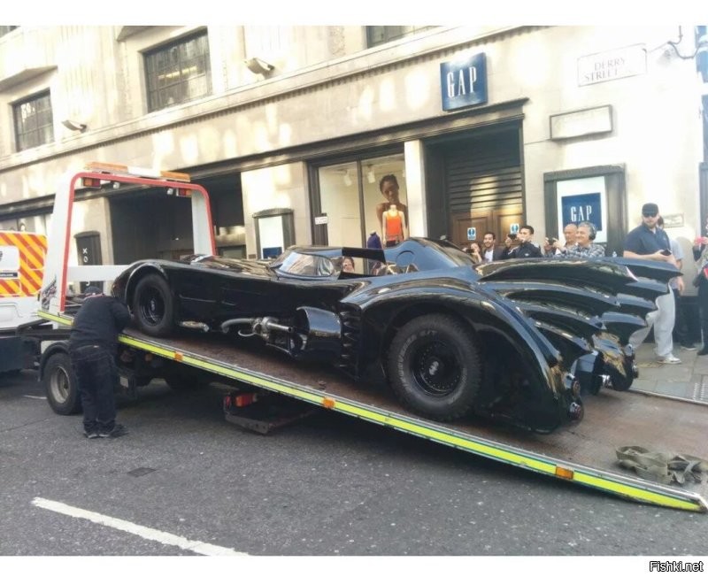 Когда неправильно припарковал свой бэтмобиль.