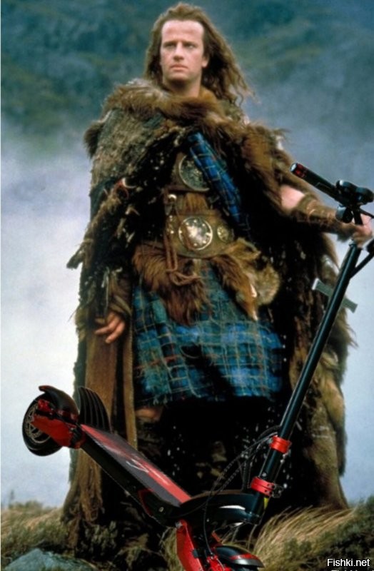 В Москве электросамокатчик разогнался до 110 км/ч, лавируя между машинами