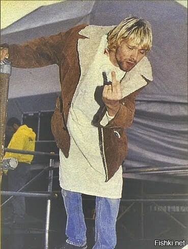 Курт в куртке Бейн