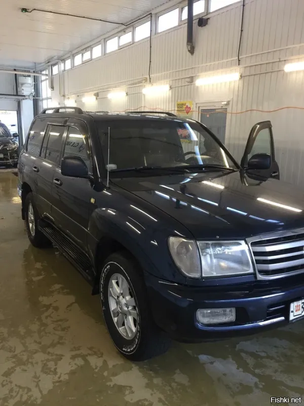 90-е-золотой век зарубежного автопрома! Когда машины создавали инженеры а не маркетологи! Каждая модель индивидуальна и по своему уникальна! В принципе автор перечислил все шедевры 90-х! Забыл только упомянуть что легендарный и неубиваемый Land Cruiser 100, вышел тоже в 1998 году!