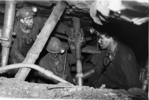 Работал я с такими гидростойками и с клиновыми