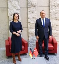 "Немки даже сапоги редко носят"

Ага. Бербочка из них, похоже, вообще не вылезала.