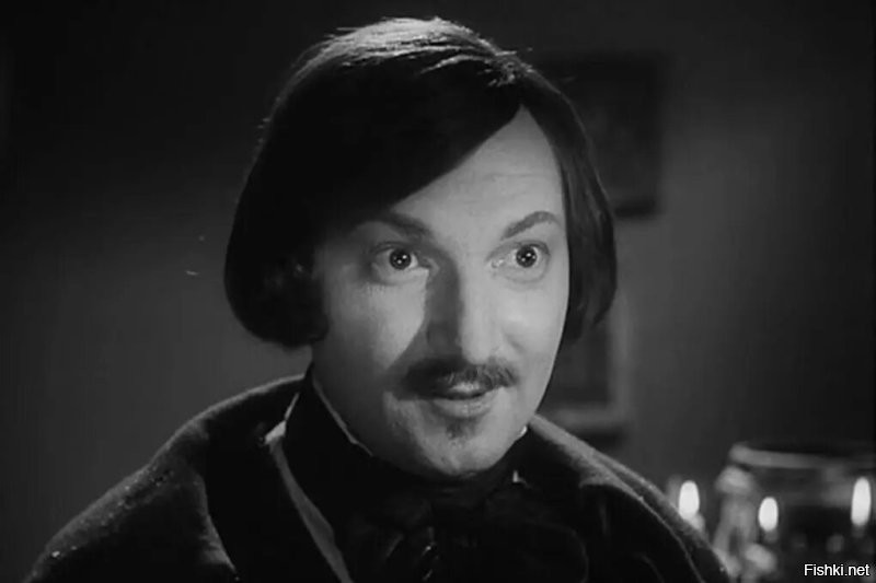 А что по типажу вполне сыграл бы.Вицин сыграл Гоголя.